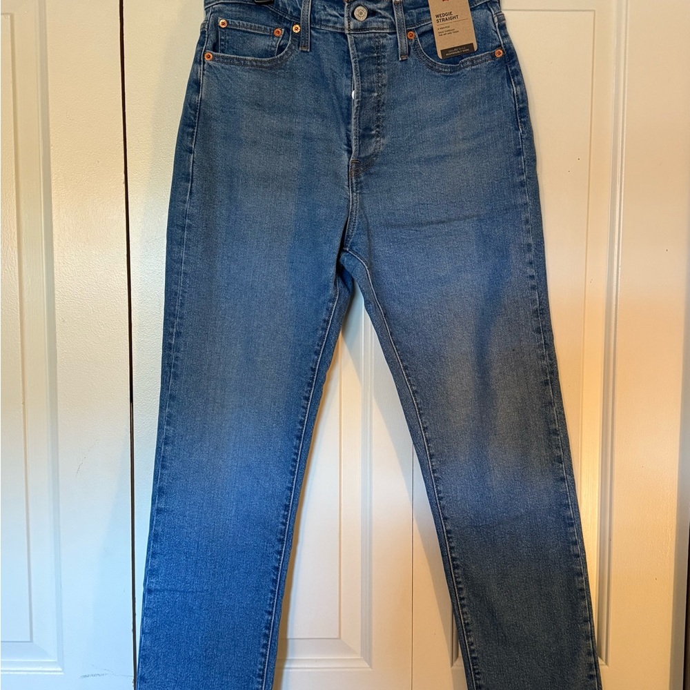 Levi's Wedgie Straight Leg Women's Jeans (NWT)